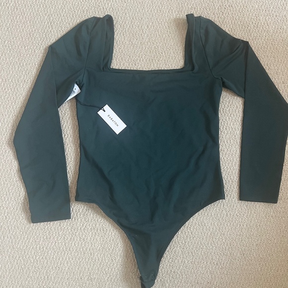 Babaton Aritzia Contour Long sleeve sz Large - Picture 1 of 4